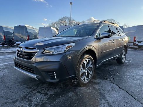 Used 2021 Subaru Outback Touring XT image 3