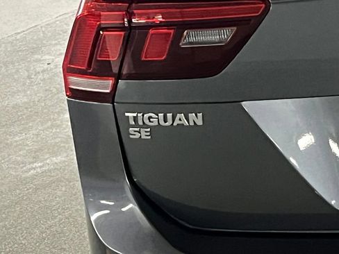 Used 2019 Volkswagen Tiguan SE AWD/4WD image 36