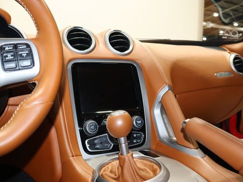 Used 2013 SRT Viper GTS w/ GTS Laguna Interior Pkg image 22