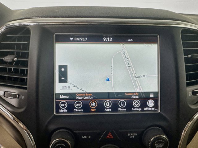 Used 2018 Jeep Grand Cherokee Laredo AWD/4WD image 16