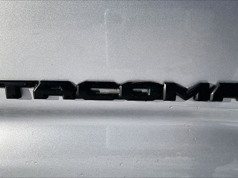 Certified 2019 Toyota Tacoma SR5 image 10