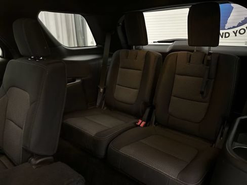 Used 2017 Ford Explorer XLT AWD/4WD image 27