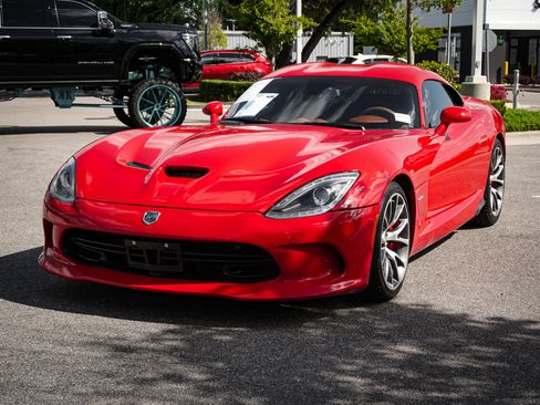Used 2013 SRT Viper GTS w/ GTS Laguna Interior Pkg RWD image 5