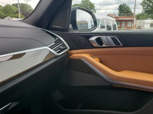 Used 2022 BMW X5 M50i w/ Executive Package AWD/4WD image 28