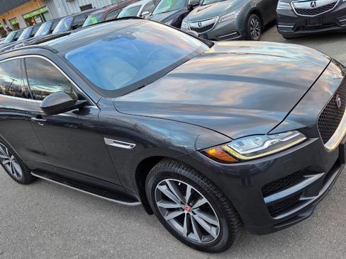 Used 2017 Jaguar F-PACE Prestige image 21