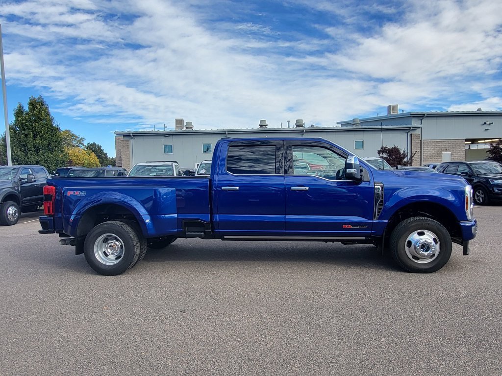 Used 2026 Ford F350 Platinum w/ Platinum Plus Package AWD/4WD image 2