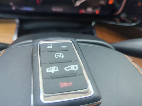Used 2024 Jeep Grand Wagoneer Series III w/ Rear Seat Video Group 1 AWD/4WD image 29