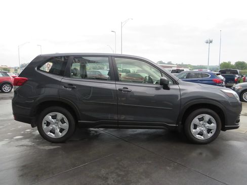 Used 2022 Subaru Forester image 8