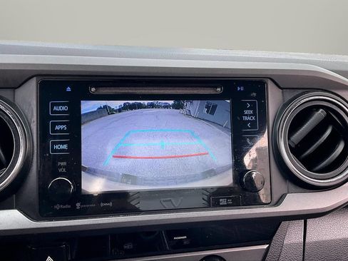 Used 2017 Toyota Tacoma TRD Sport w/ Tow Package (A/T) AWD/4WD image 14