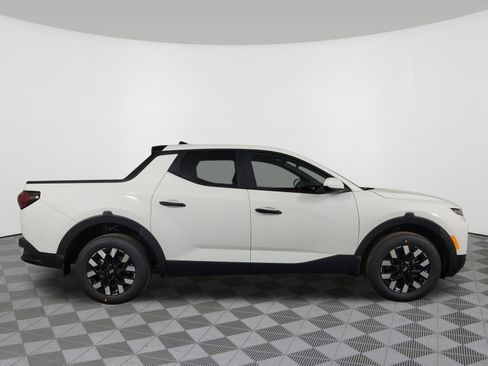 New 2025 Hyundai Santa Cruz SE image 2