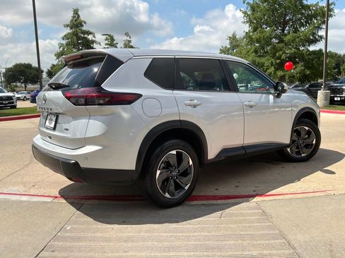 Used 2025 Nissan Rogue SV AWD/4WD image 6