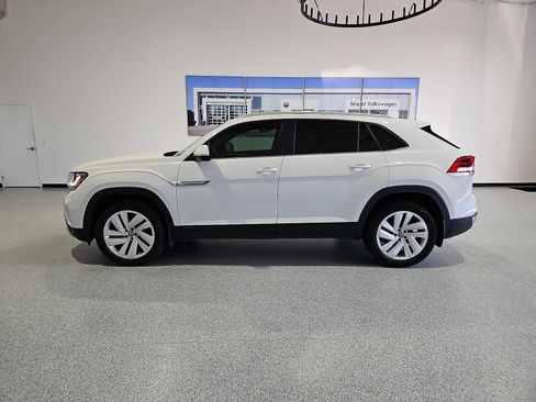 Certified 2023 Volkswagen Atlas Cross Sport SE w/ Panoramic Sunroof Package FWD image 5