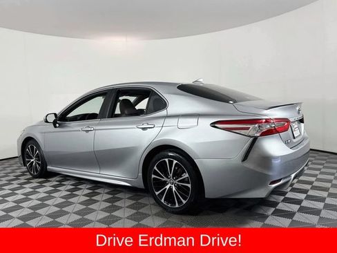Used 2020 Toyota Camry SE FWD image 21