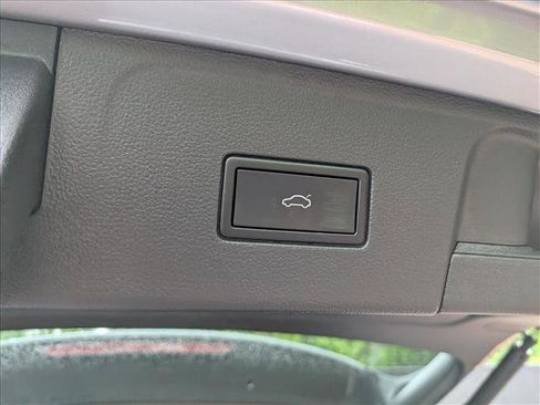 Used 2025 Volkswagen Atlas SEL Premium R-Line AWD/4WD image 24