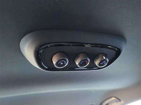 Used 2023 Dodge Durango GT image 11