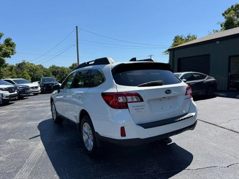Used 2019 Subaru Outback 2.5i Premium AWD/4WD image 4