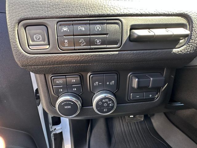 Used 2024 GMC Yukon Denali w/ Max Trailering Package AWD/4WD image 11