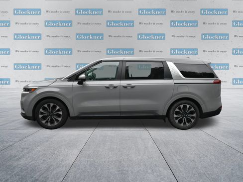 Used 2022 Kia Carnival EX FWD image 8