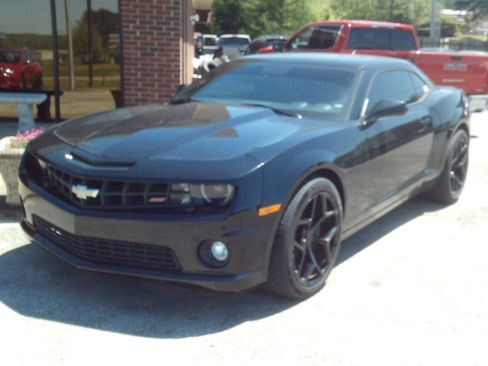 Used 2010 Chevrolet Camaro SS w/ RS Package image 3