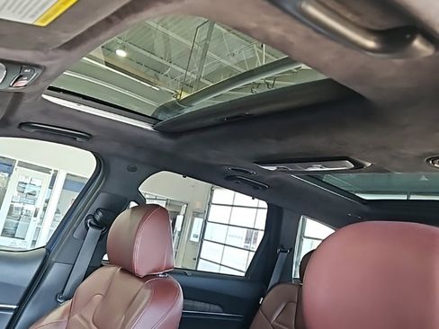 Used 2023 Kia Telluride SX Prestige image 32