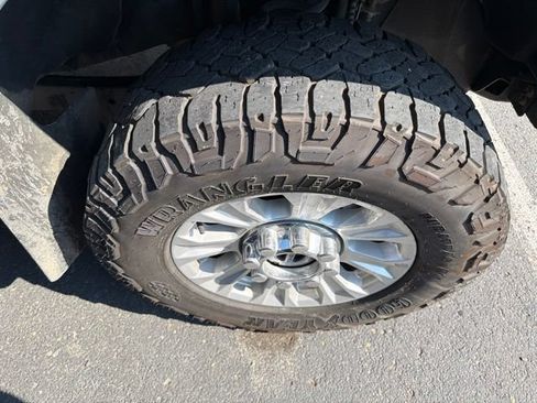 Used 2022 Ford F250 XLT w/ XLT Value Package AWD/4WD image 9