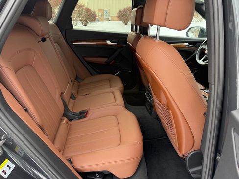 Used 2023 Audi Q5 2.0T Premium w/ Convenience Package image 13