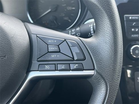 Used 2020 Nissan Rogue Sport SV image 11