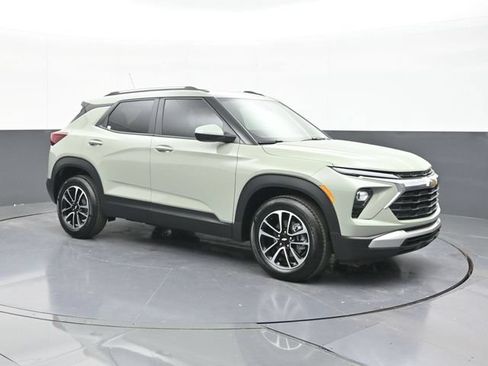 New 2026 Chevrolet TrailBlazer LT w/ Convenience Package FWD image 14