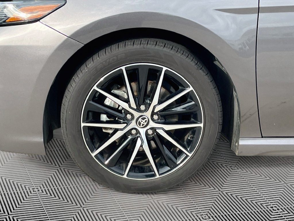 Used 2024 Toyota Camry SE FWD image 11