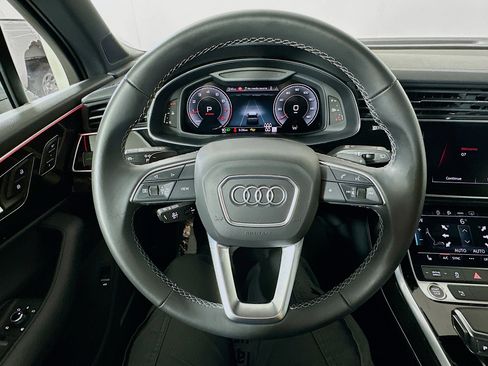 Used 2025 Audi Q7 2.0T Premium w/ Convenience Plus Package AWD/4WD image 11