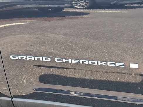 Used 2023 Jeep Grand Cherokee 4WD 4xe image 31