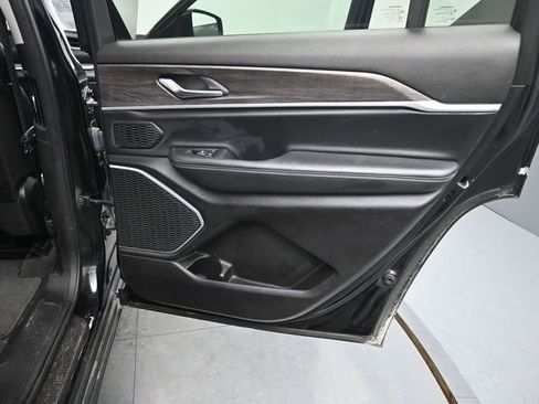 Used 2021 Jeep Grand Cherokee L Limited image 18