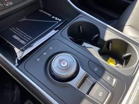 New 2026 Kia Carnival LXS FWD image 36