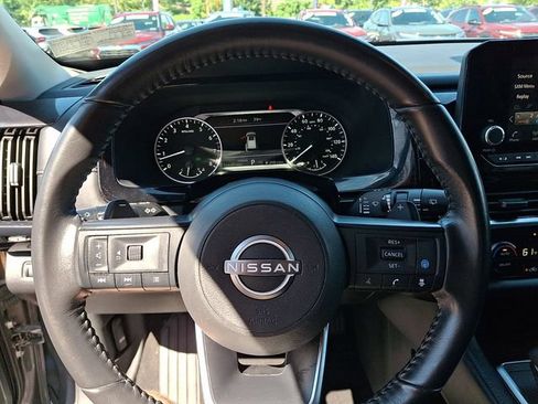 Used 2024 Nissan Pathfinder SV FWD image 20