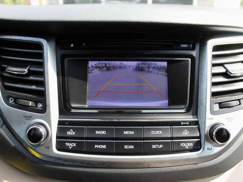Used 2016 Hyundai Tucson SE w/ Option Group 02 FWD image 18