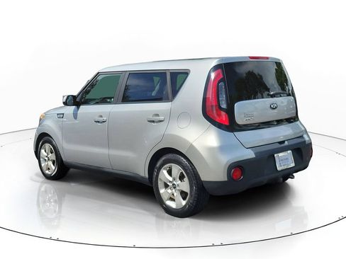 Used 2018 Kia Soul FWD image 4