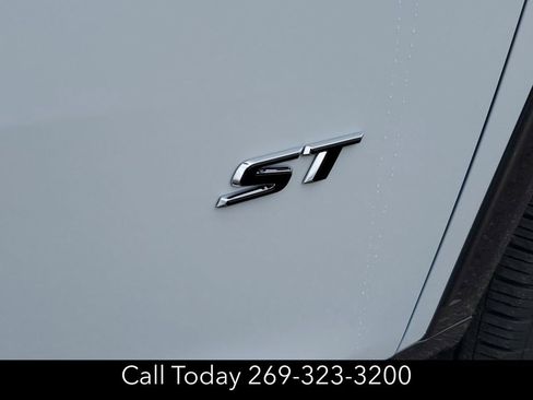 New 2026 Buick Enclave Sport Touring w/ Power Package image 32