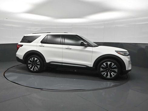 Certified 2026 Ford Explorer Platinum w/ LUX Leather Package AWD/4WD image 8