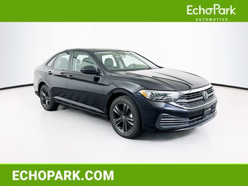 Used 2024 Volkswagen Jetta SE w/ Panoramic Sunroof Package FWD image 1