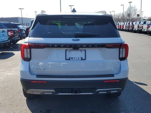 New 2026 Ford Explorer Active image 5