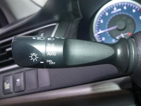 Used 2016 Toyota Camry XLE FWD image 34