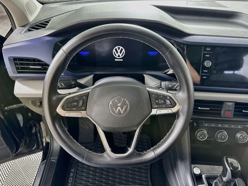 Used 2023 Volkswagen Taos SE w/ Panoramic Sunroof Package AWD/4WD image 16