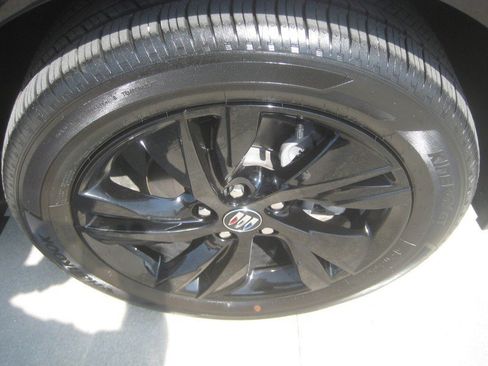 Used 2025 Buick Encore GX Sport Touring FWD image 9