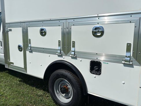 New 2027 Ford E-350 and Econoline 350 Super Duty w/ Power Equipment Group RWD image 22