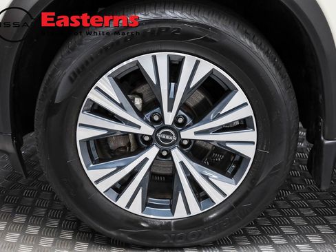 Used 2022 Nissan Rogue SV image 48