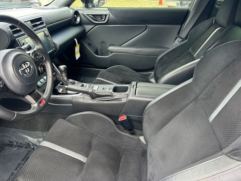 Used 2022 Toyota GR86 Premium image 14