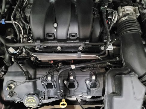 Used 2018 Ford Explorer Limited image 30