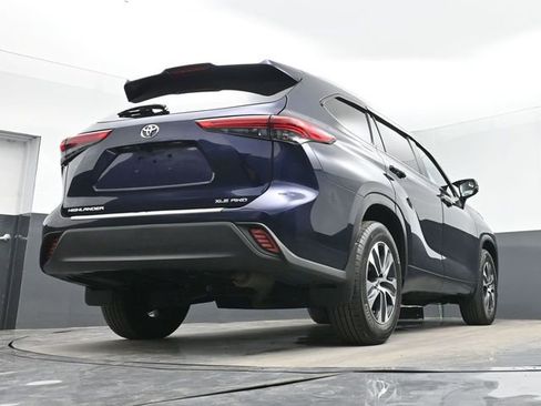Used 2022 Toyota Highlander XLE image 50