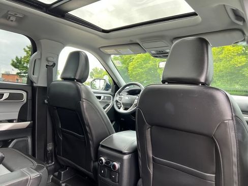 Used 2023 Ford Explorer XLT w/ Equipment Group 202A AWD/4WD image 33