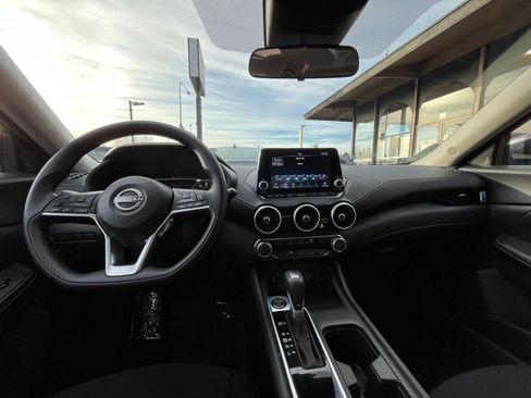 Used 2025 Nissan Sentra SV image 33